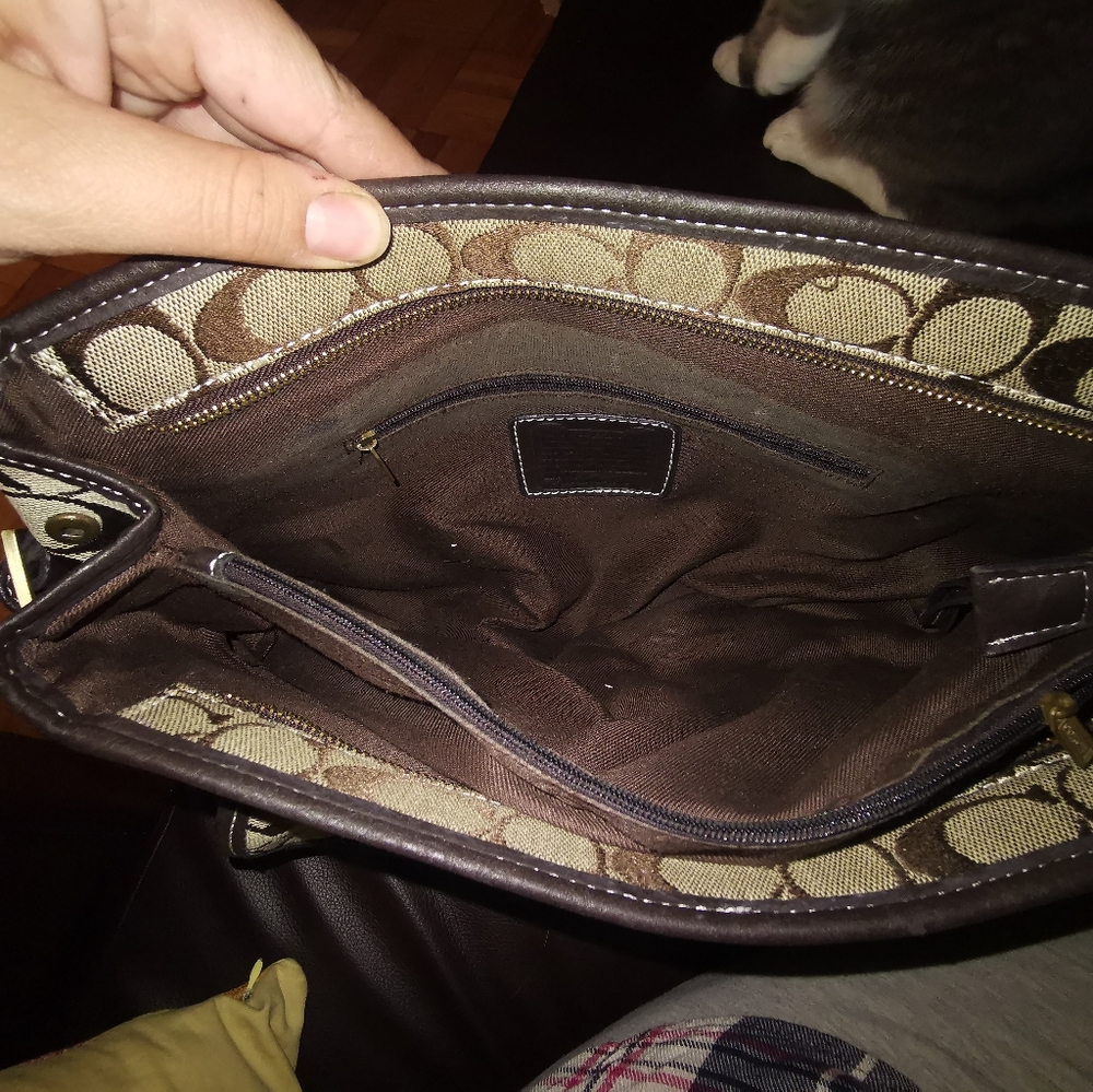 Coach - Picture 5 of 6